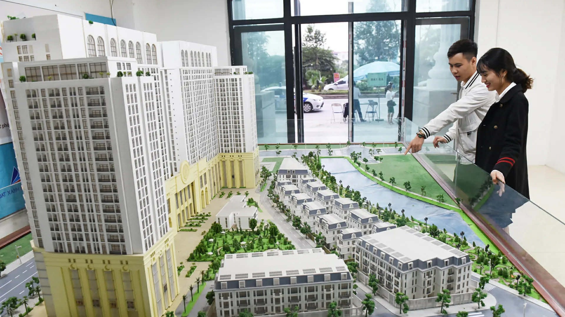 Thị trường nhà ở Hà Nội chậm nhịp vì áp lực lãi suất