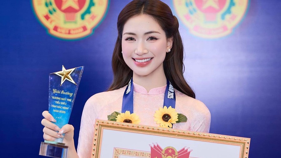 Hòa Minzy đón ‘tin vui" sau khi lọt top 10 Gương mặt trẻ Việt Nam tiêu biểu