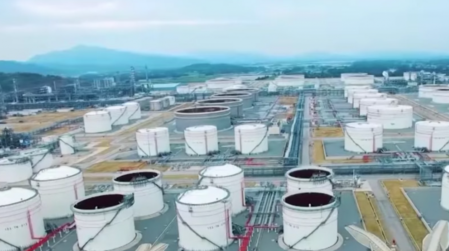 Các quốc gia ứng phó khủng hoảng xăng dầu ra sao? Các quốc gia ứng phó khủng hoảng xăng dầu ra sao?