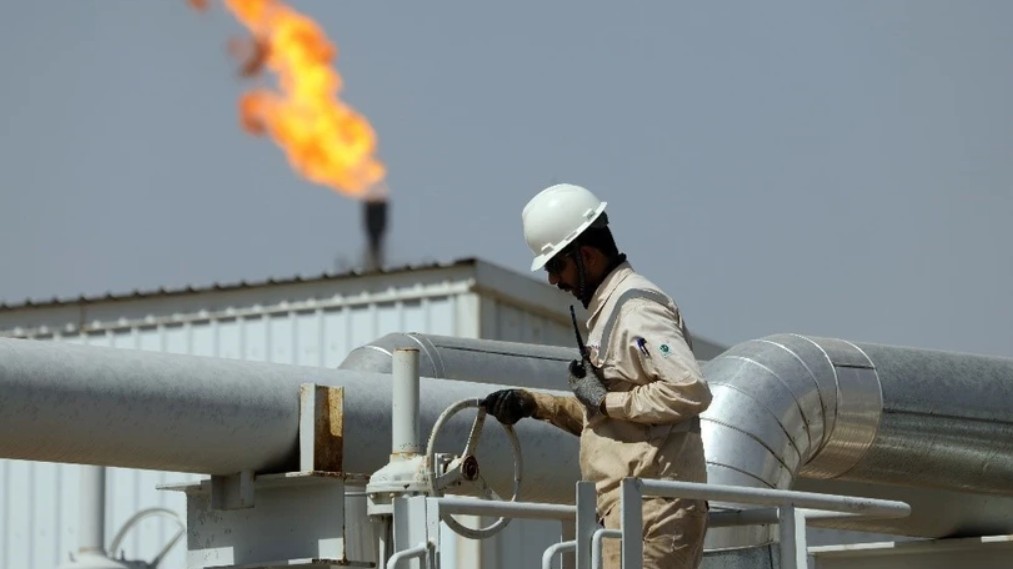 Giá xăng dầu ngày 29/3: Dầu thế giới áp sát mốc 115 USD/thùng