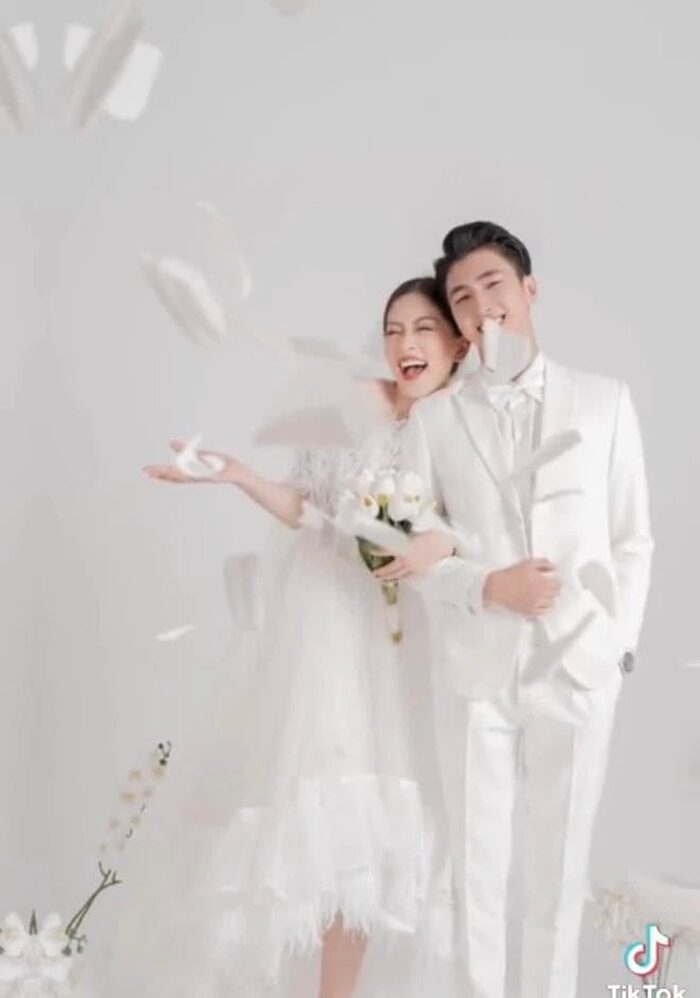 Vietsub/Pinyin] Váy cưới của em giống như bông tuyết (你的婚纱像雪花) - Bản hợp ca  – Hot Douyin - YouTube