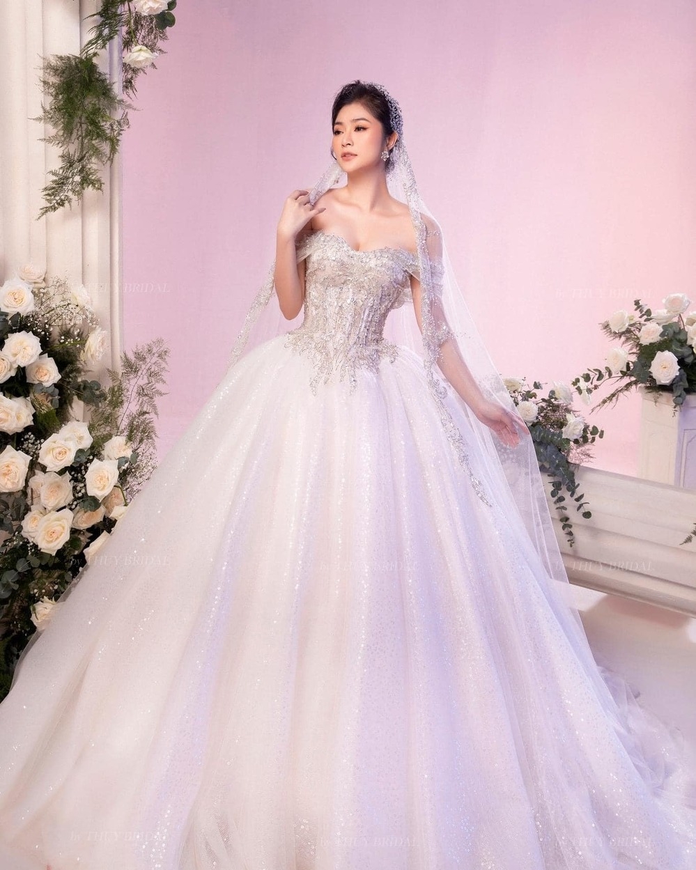 Thanh Trúc diện váy cưới hóa nàng dâu xinh đẹp Thanh Trúc diện váy cưới hóa nàng dâu xinh đẹp