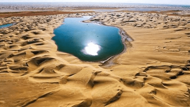 "Đại dương ngầm" dưới sa mạc với lượng nước bằng 8 con sông Trường Giang Trung Quốc