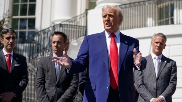 Hoa Kỳ tạm dừng thuế đối ứng với hơn 75 quốc gia trong 90 ngày