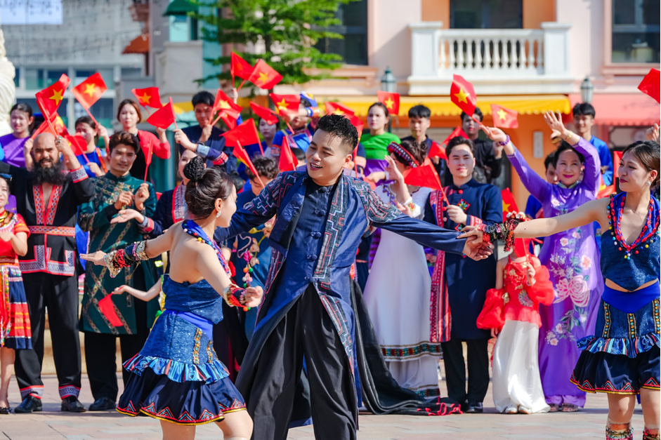 Show diễn Show diễn