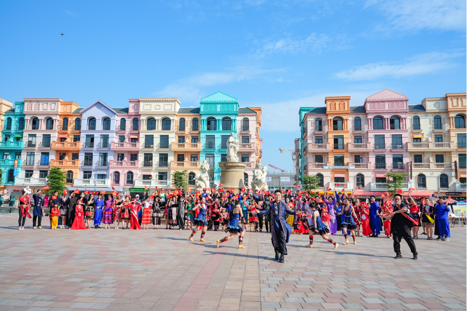 Show diễn Show diễn