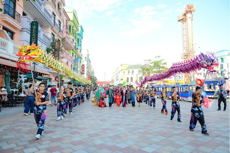 Show diễn Show diễn