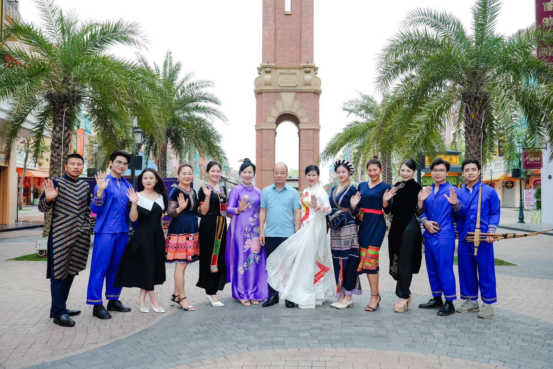 Show diễn Show diễn