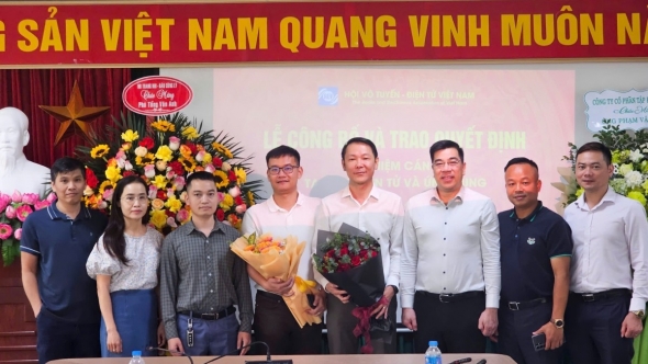 Nhà báo Phạm Văn Anh được bổ nhiệm làm Phó Tổng Biên tập Tạp chí Điện tử và Ứng dụng