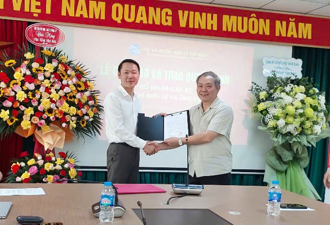 Nhà báo Phạm Văn Anh được bổ nhiệm làm Phó Tổng Biên tập Tạp chí Điện tử và Ứng dụng Nhà báo Phạm Văn Anh được bổ nhiệm làm Phó Tổng Biên tập Tạp chí Điện tử và Ứng dụng