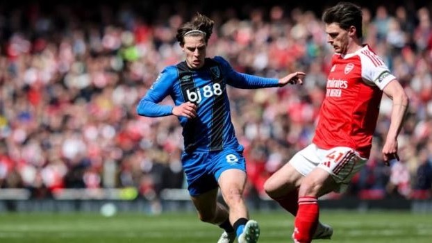 Alex Scott rực sáng trước Arsenal: Lời khẳng định đanh thép gửi tới Man Utd