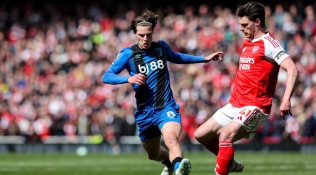 Alex Scott rực sáng trước Arsenal: Lời khẳng định đanh thép gửi tới Man Utd