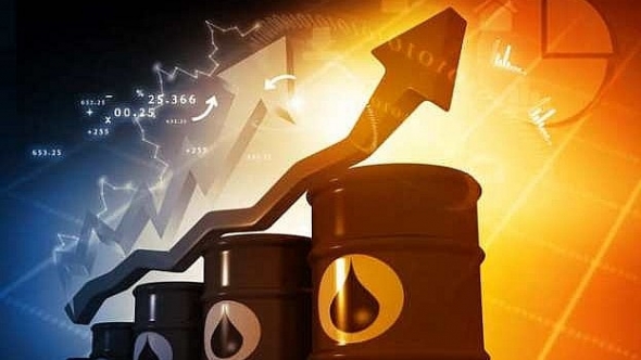 Giá xăng dầu hôm nay 17/4: Dầu thế giới tiến sát mốc 100 USD/thùng