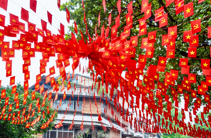 Kỷ niệm 51 năm Ngày Giải phóng miền Nam, thống nhất đất nước