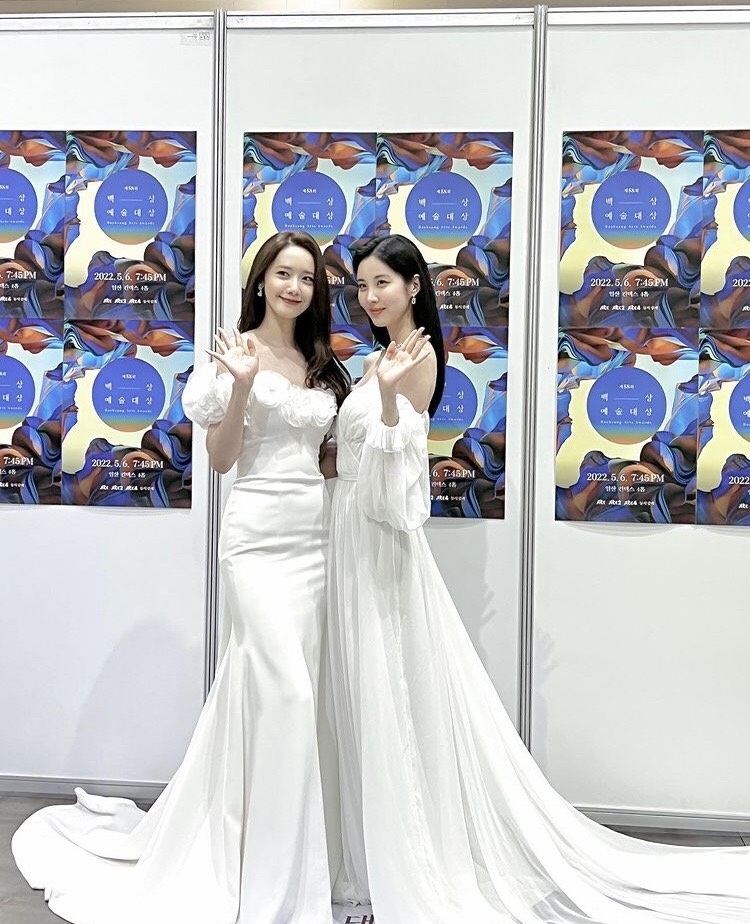 Sao Hàn hôm nay 8/5: Bộ đôi YoonA và Seohyun (SNSD) rạng rỡ hội ngộ tại Baeksang Art Awards 2022 Sao Hàn hôm nay 8/5: Bộ đôi YoonA và Seohyun (SNSD) rạng rỡ hội ngộ tại Baeksang Art Awards 2022