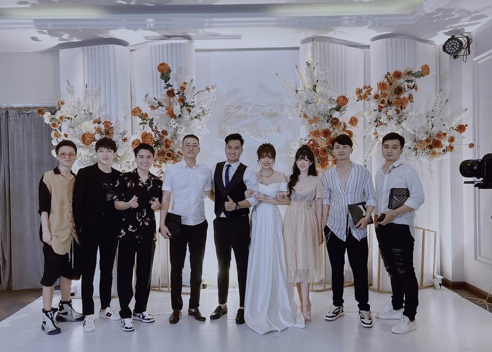 Sao Việt hôm nay 8/5: Diễn viên Kim Tuyến diện áo dài "nổi bật" tại sự kiện