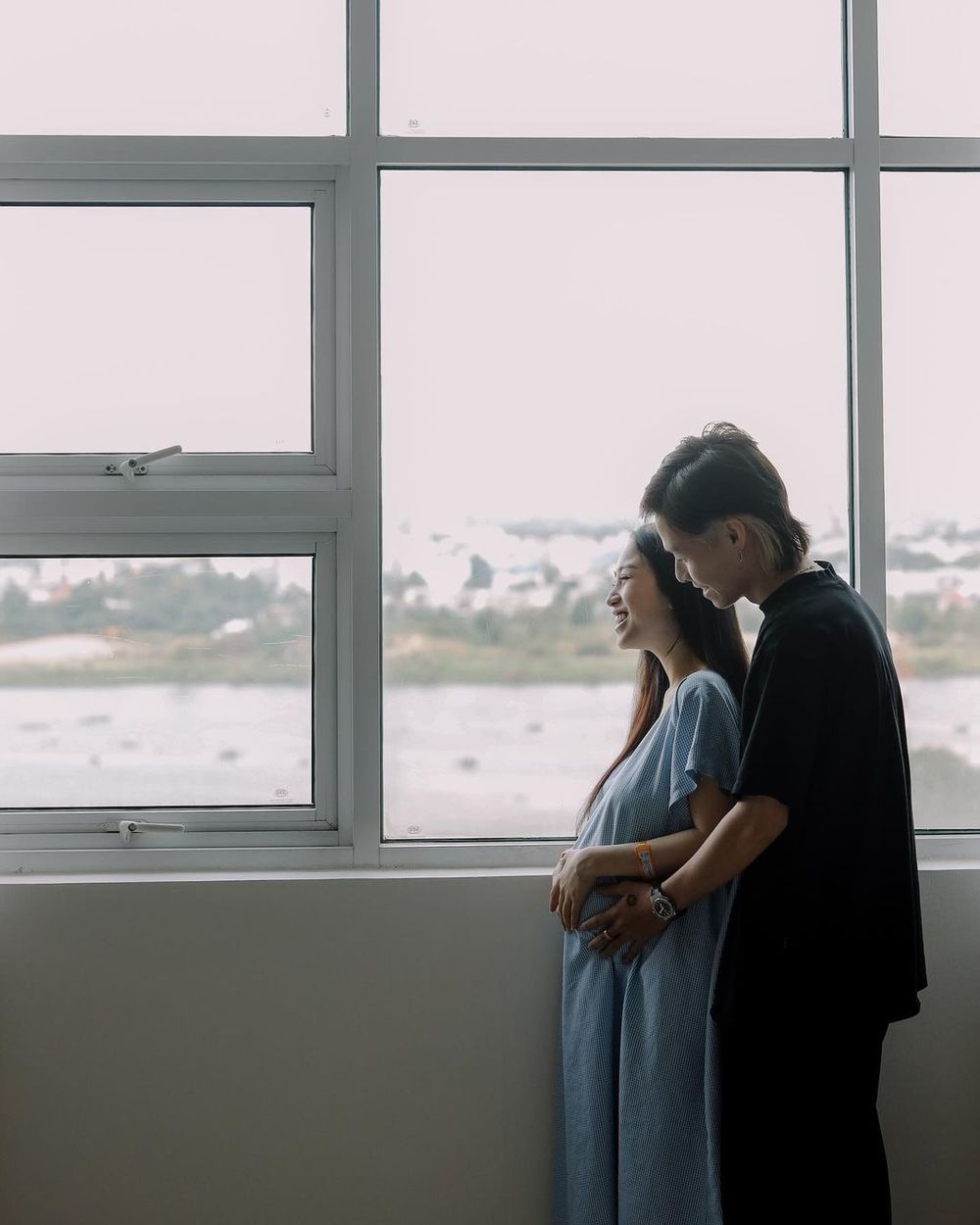 Sao Việt hôm nay 8/5: Diễn viên Kim Tuyến diện áo dài "nổi bật" tại sự kiện