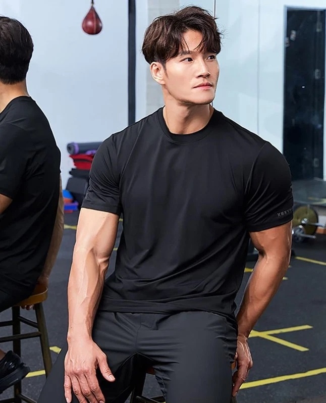 Sao Hàn hôm nay 12/5: Kim Jong Kook, Ji Hyun Woo xác nhận tham gia show tạp kỹ mới của đài MBC Sao Hàn hôm nay 12/5: Kim Jong Kook, Ji Hyun Woo xác nhận tham gia show tạp kỹ mới của đài MBC