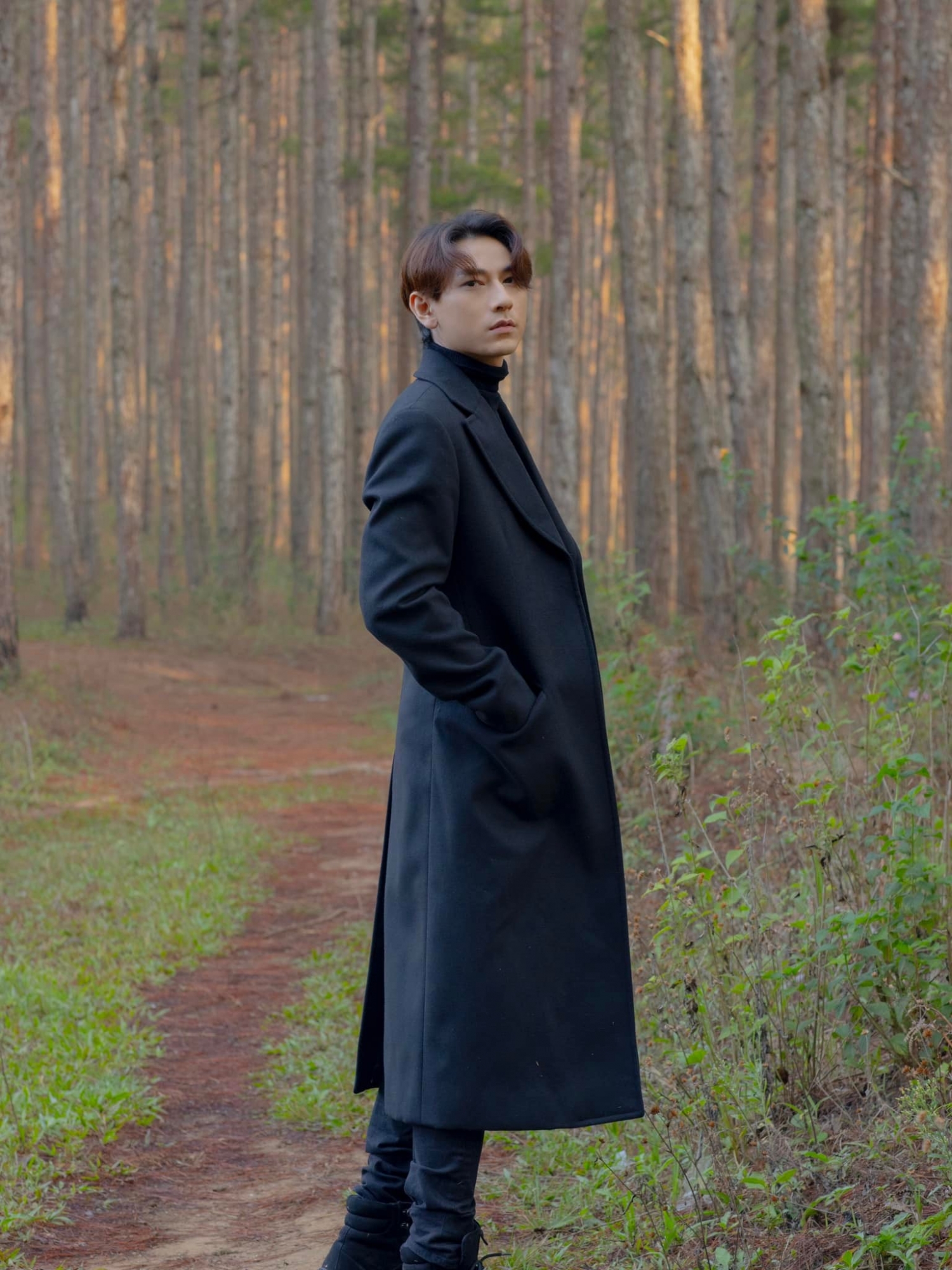 Sao Việt hôm nay 12/5: NSND Công Lý trở lại đoàn phim sau thời gian dài trị bệnh