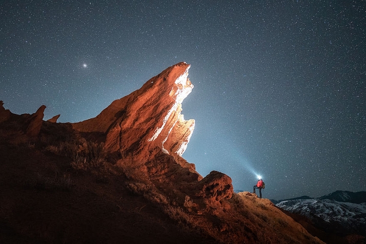 Chiêm ngưỡng vẻ đẹp hùng vĩ tại những hẻm núi “bí ẩn” ở Kyrgyzstan!