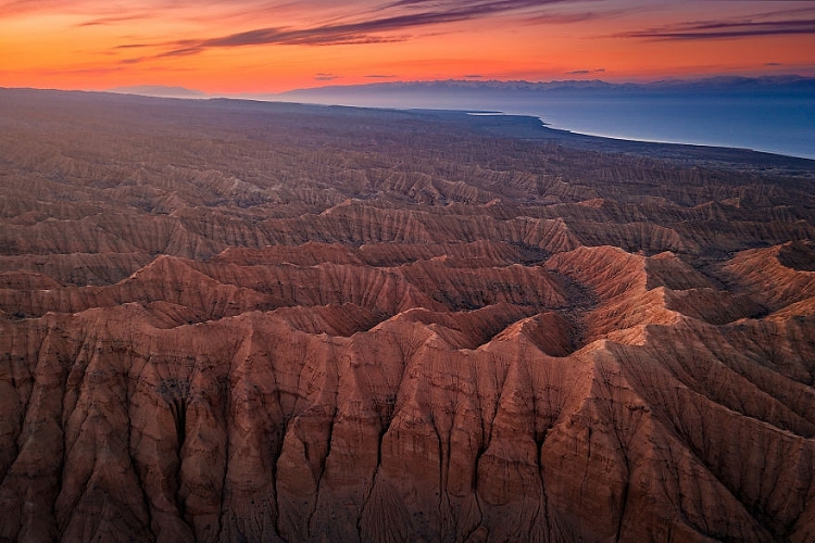 Chiêm ngưỡng vẻ đẹp hùng vĩ tại những hẻm núi “bí ẩn” ở Kyrgyzstan!