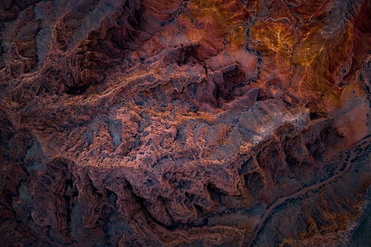 Chiêm ngưỡng vẻ đẹp hùng vĩ tại những hẻm núi “bí ẩn” ở Kyrgyzstan!