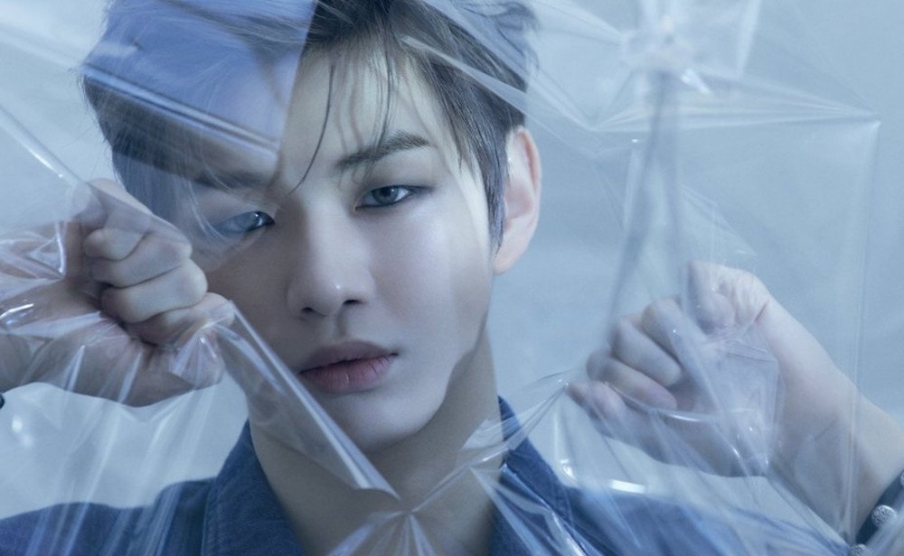 Sao Hàn hôm nay 26/5: Hàng nghìn fan vây kín sân bay chào đón IU sang Pháp dự Liên hoan phim Cannes