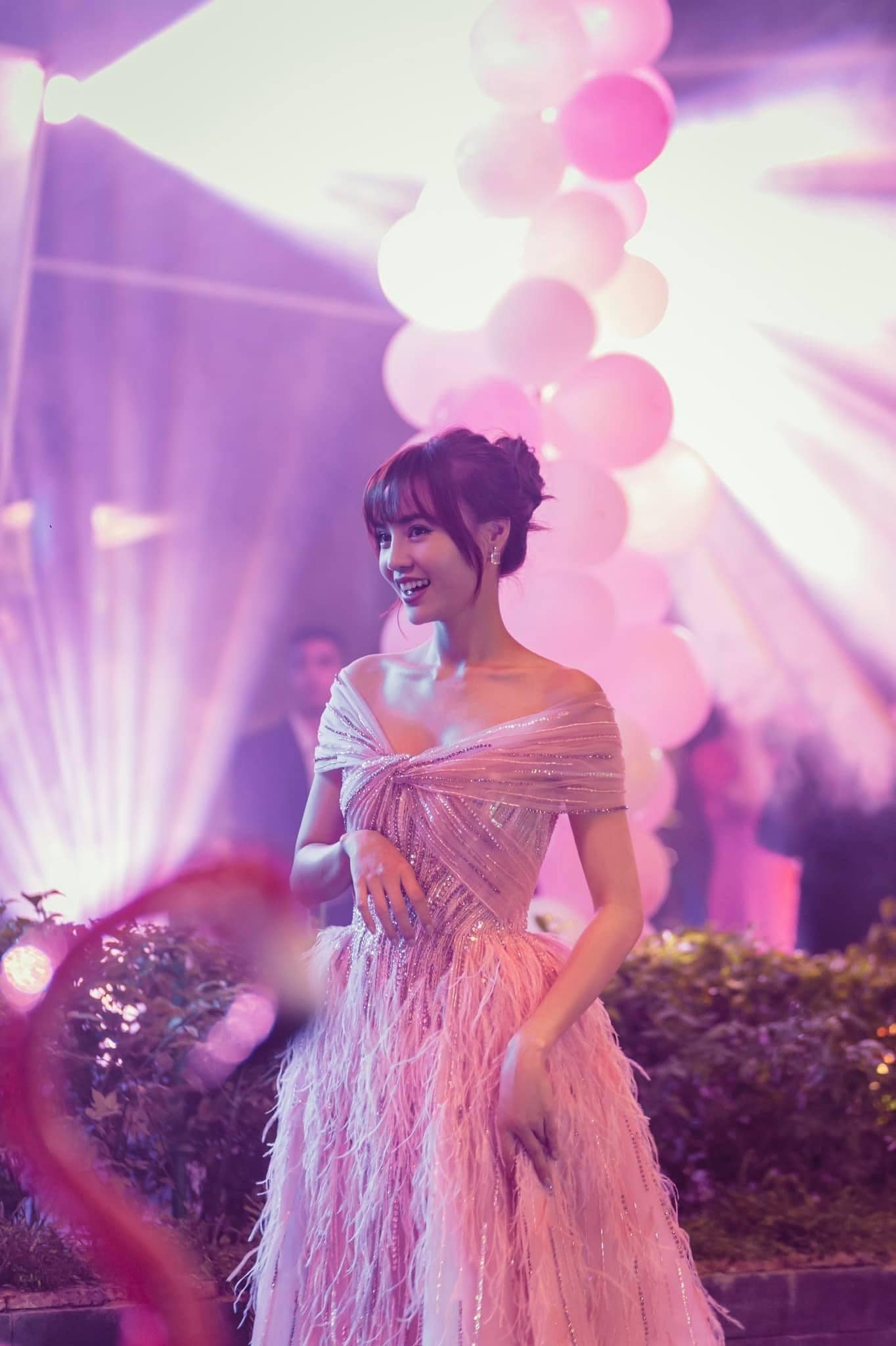 Sao Việt hôm nay 26/5: Hương Giang "lộng lẫy" tại thảm đỏ Cannes