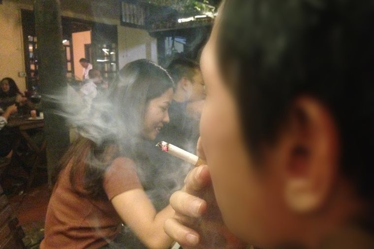 Xây dựng lộ trình tăng thuế đối với các sản phẩm thuốc lá Xây dựng lộ trình tăng thuế đối với các sản phẩm thuốc lá