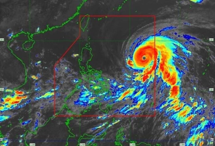 Siêu bão dị thường Mawar sắp đổ bộ vào Philippines Siêu bão dị thường Mawar sắp đổ bộ vào Philippines