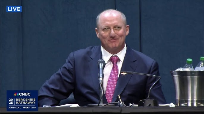 Chân dung Greg Abel: Người tiếp quản "di sản" gần 1.200 tỷ USD của tỷ phú Warren Buffett Chân dung Greg Abel: Người tiếp quản "di sản" gần 1.200 tỷ USD của tỷ phú Warren Buffett