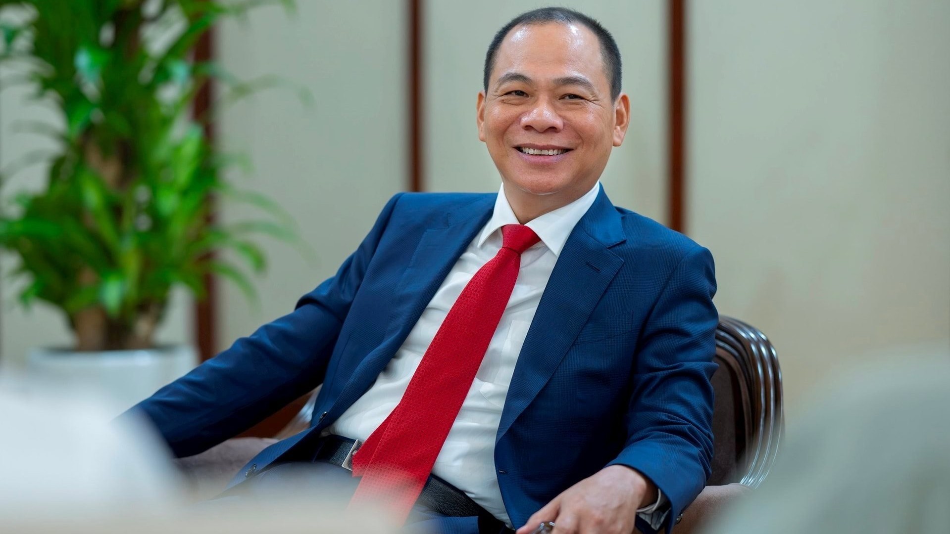 Tỷ phú Phạm Nhật Vượng thiết lập kỷ lục tài sản, bất ngờ vượt Chủ tịch Samsung