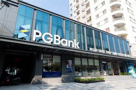 Điểm tin ngân hàng ngày 13/5: Tăng tốc cuộc đua Private Banking phục vụ giới siêu giàu Điểm tin ngân hàng ngày 13/5: Tăng tốc cuộc đua Private Banking phục vụ giới siêu giàu