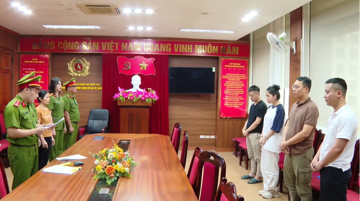 Công an tìm người đã mua kẹo Kera của Quang Linh Vlogs và Hằng Du Mục Hoa hậu Thùy Tiên có vai trò gì trong vụ án kẹo rau củ Kera?