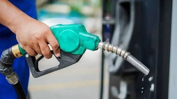 Giá xăng dầu hôm nay 17/5: Tuần tăng vọt do căng thẳng Trung Đông leo thang