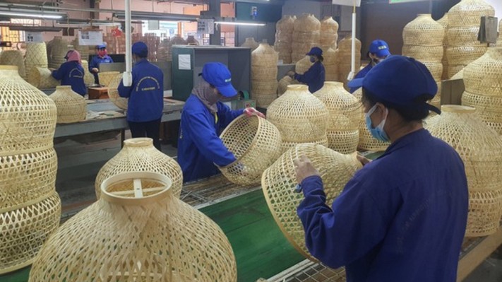 Phát triển công nghiệp nông thôn, thúc đẩy chuyển dịch cơ cấu kinh tế