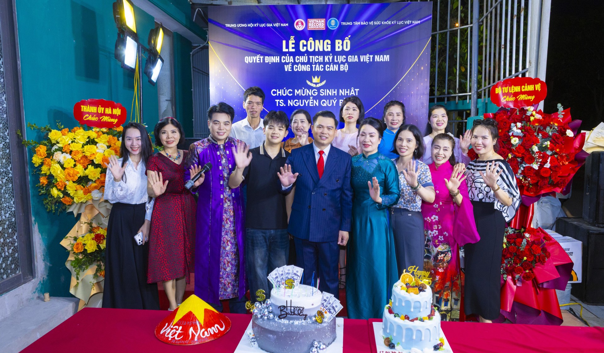 Lễ công bố quyết định bổ nhiệm Phó Giám đốc trung tâm chăm sóc sức khỏe kỷ lục Việt Nam
