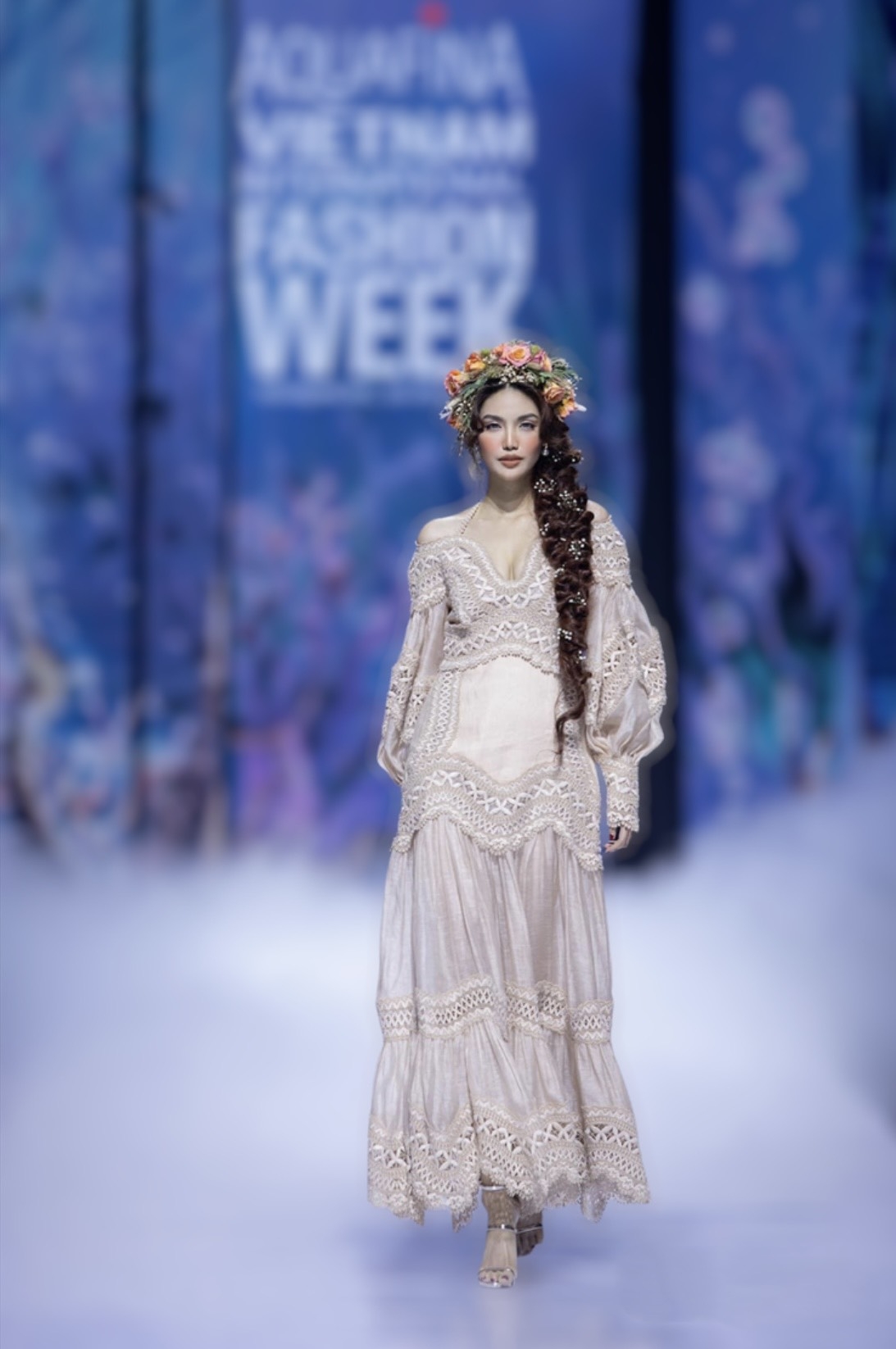 Sao Việt hôm nay 1/6: Cẩm Đan rạng rỡ nổi bật giữa dàn phù dâu