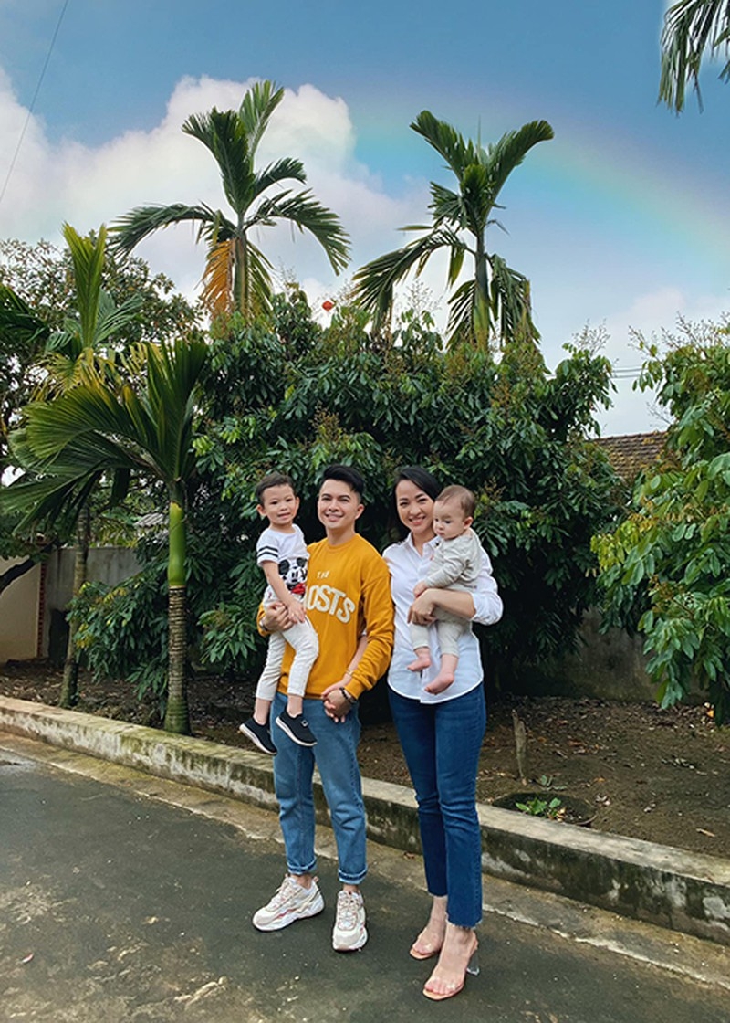 Sao Việt hôm nay 10/6: Lê Giang đi du lịch Thái Lan cùng gia đình Sao Việt hôm nay 10/6: Lê Giang đi du lịch Thái Lan cùng gia đình