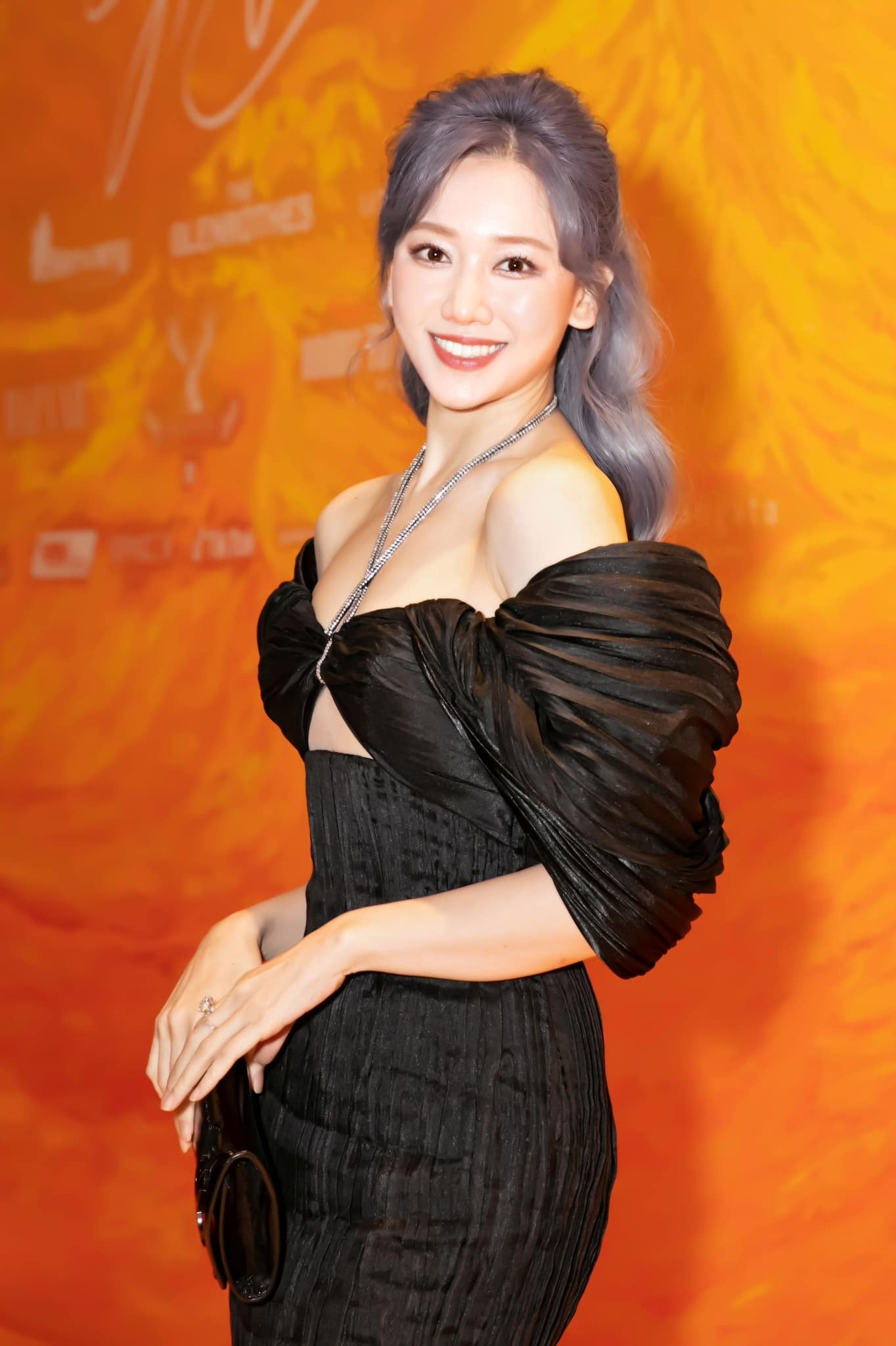 Sao Việt hôm nay 13/6: Dàn phù dâu "cực phẩm" trong đám cưới Minh Hằng