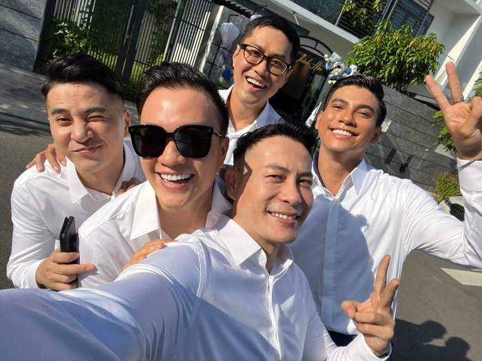 Lương Mạnh Hải và cuộc sống độc thân kín tiếng trong làng giải trí Việt Lương Mạnh Hải và cuộc sống độc thân kín tiếng trong làng giải trí Việt