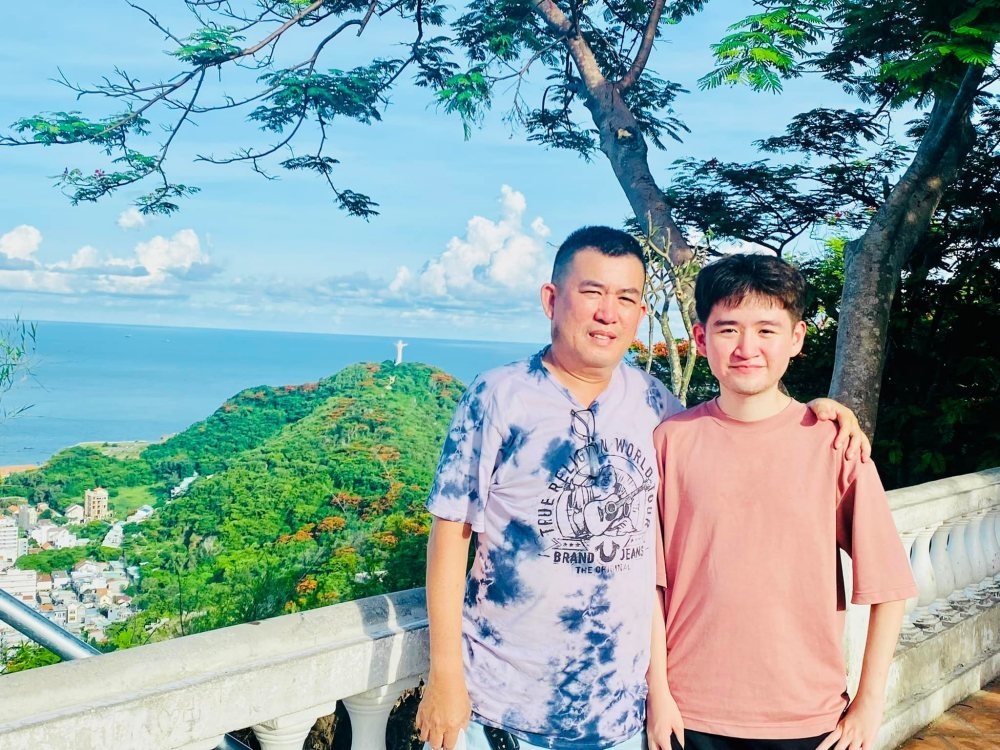 Sao Việt hôm nay 18/6: Trịnh Thăng Bình gây tranh cãi khi vừa tung tên bài hát mới Sao Việt hôm nay 18/6: Trịnh Thăng Bình gây tranh cãi khi vừa tung tên bài hát mới