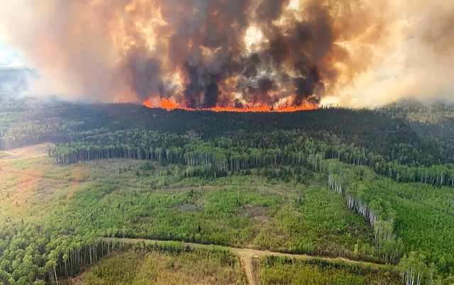 Canada đối mặt với mùa cháy rừng nghiêm trọng