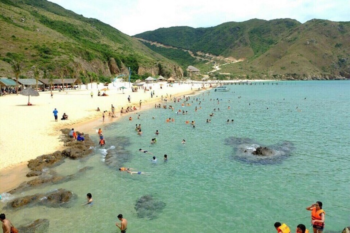 Khai thác và sử dụng bền vững tài nguyên biển, hải đảo