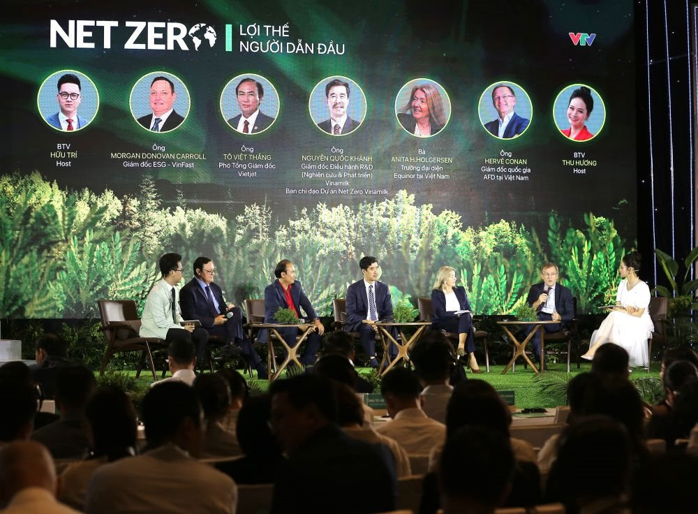 Tiên phong cho một tầm nhìn dài hạn Net Zero Tiên phong cho một tầm nhìn dài hạn Net Zero