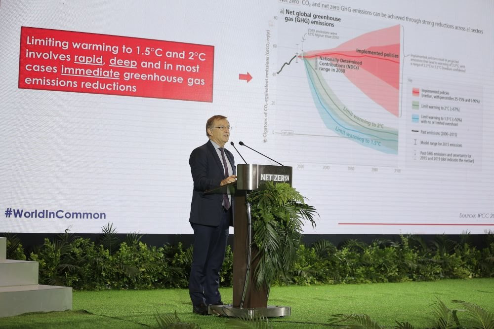 Tiên phong cho một tầm nhìn dài hạn Net Zero Tiên phong cho một tầm nhìn dài hạn Net Zero