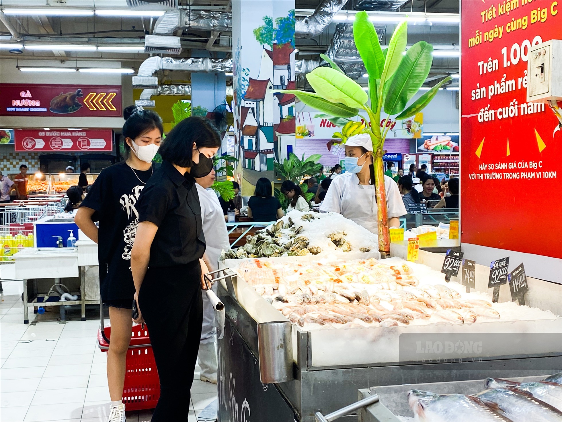 Tăng lương cơ sở, người dân chưa kịp mừng đã phải lo giá cả leo thang