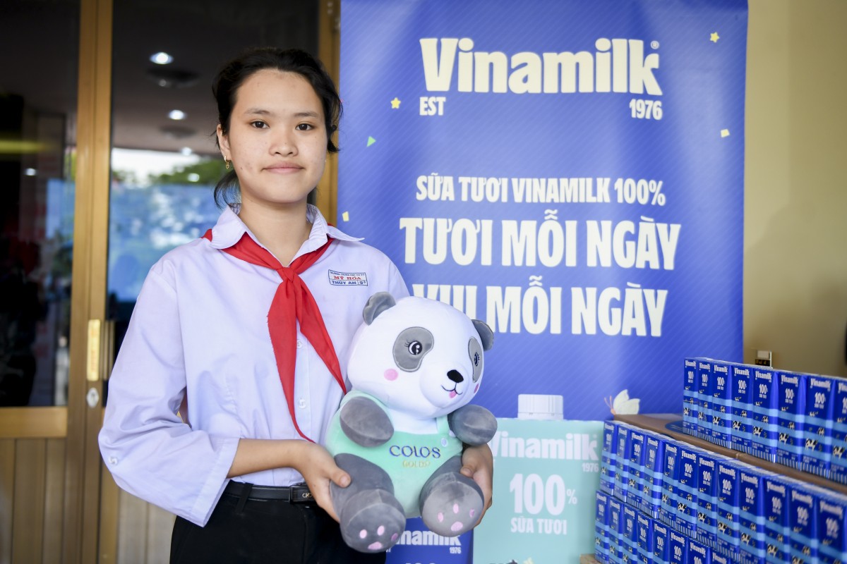 Mừng Quốc tế thiếu nhi 1/6, Vinamilk trao tặng gần 70.000 hộp sữa cho trẻ em khó khăn