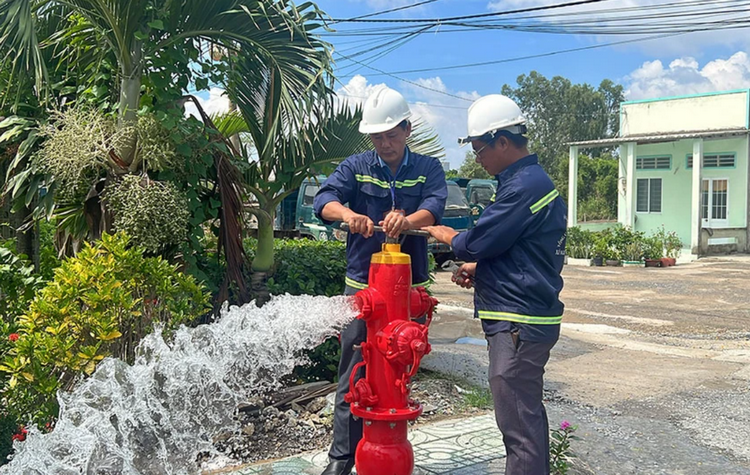 Đảm bảo nguồn nước trong cao điểm nắng nóng Đảm bảo nguồn nước trong cao điểm nắng nóng
