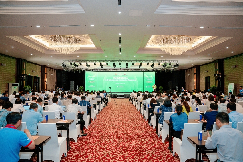 Vinamilk lan tỏa các thực hành giảm phát thải tại Diễn đàn Quốc gia về Môi trường Vinamilk lan tỏa các thực hành giảm phát thải tại Diễn đàn Quốc gia về Môi trường